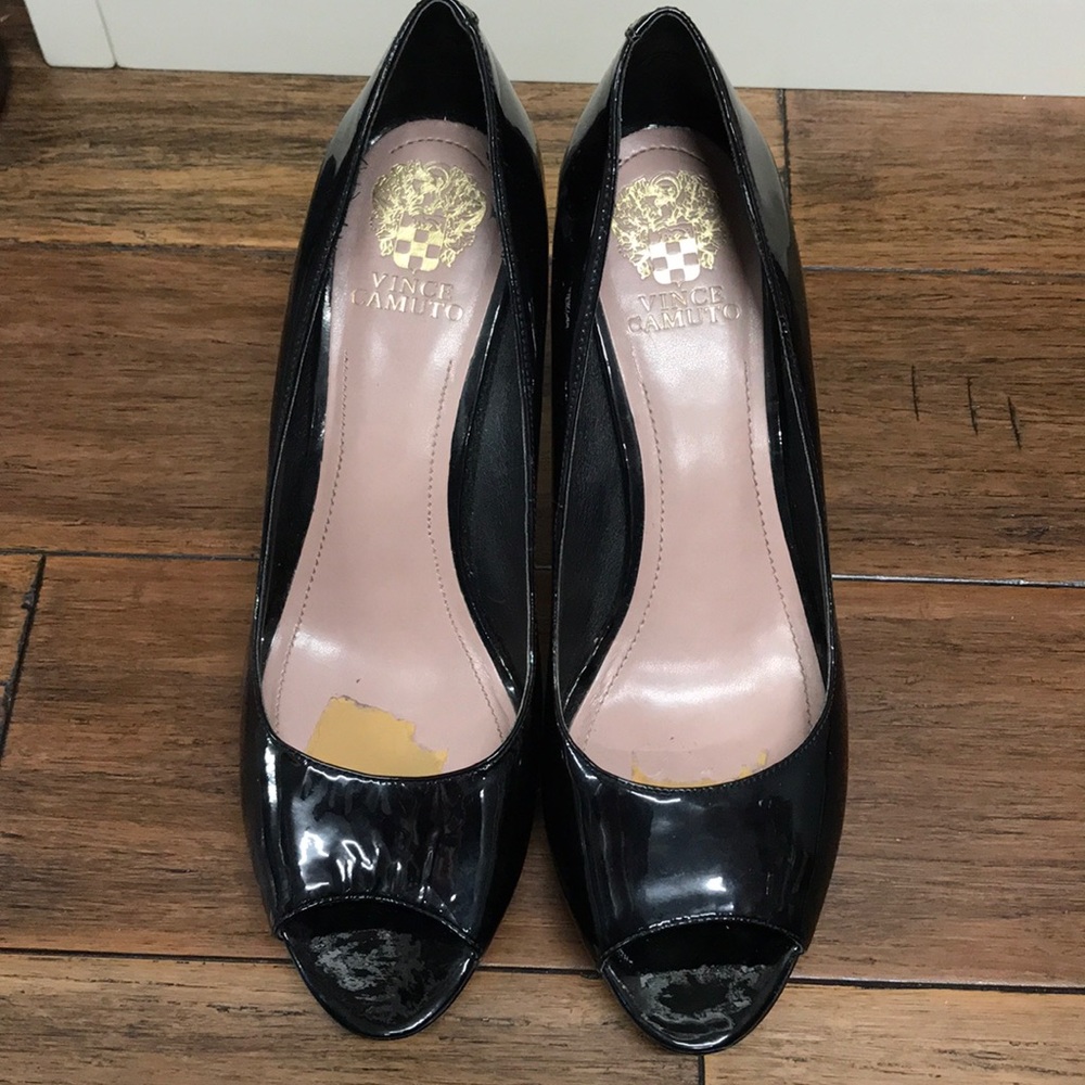 Black patent leather peep-toe Vince Camuto